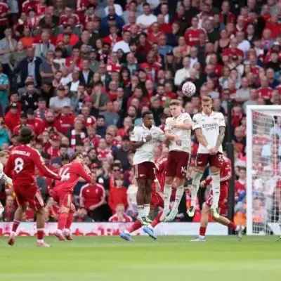 Man United Chase New Midfield Anchor Option