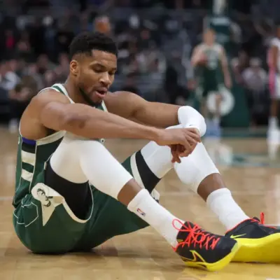 Former Bucks Wing Umude Spurs Last Chance