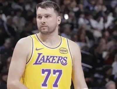 Lakers Defense Wakes Up Zone Shows Speed